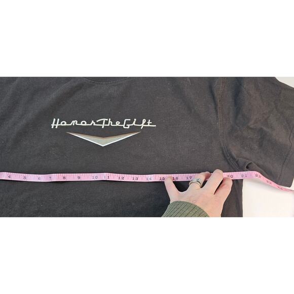 Honor the gift home for the holidays iconic Christmas tee sz S unisex EUC cotton - Picture 5 of 6